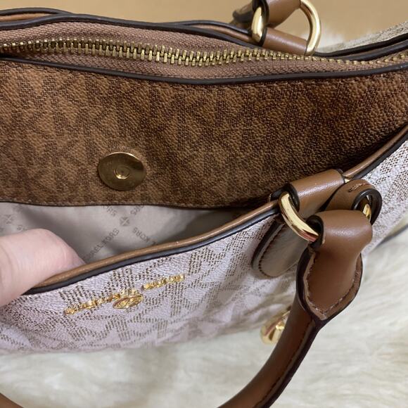 MICHAEL KORS AUSTEN Vanilla & Acorn Brown Leather Logo Satchel with XBody Strap - Picture 3 of 16